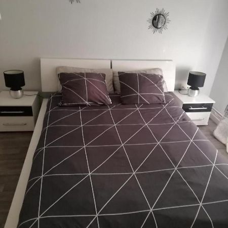 T1 Bis Calme Proche Centre Ville Apartment Saint-Etienne  Luaran gambar